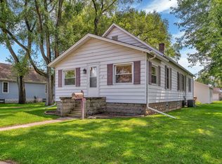 185 E Division St, Coal City, IL 60416
