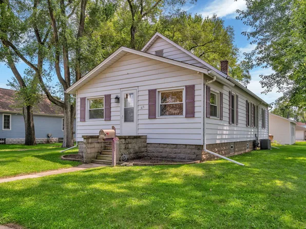 185 E Division St, Coal City, IL 60416