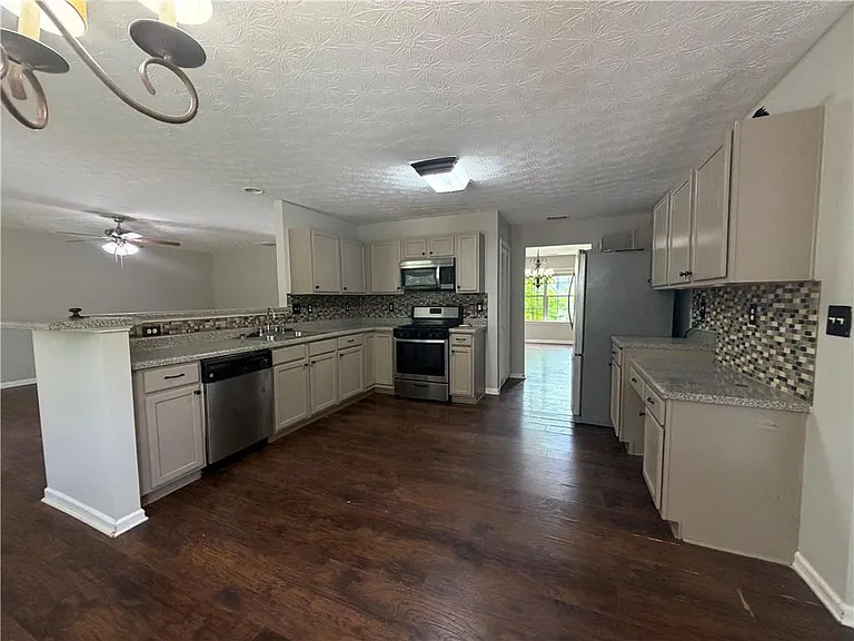 3865 Crescent Walk Ln — Photo 3