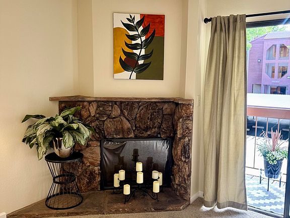 2nd image of 2955 Lakeside Dr Unit 202