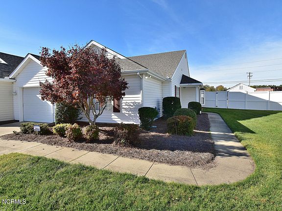 2nd image of 4740 Gardenia Circle