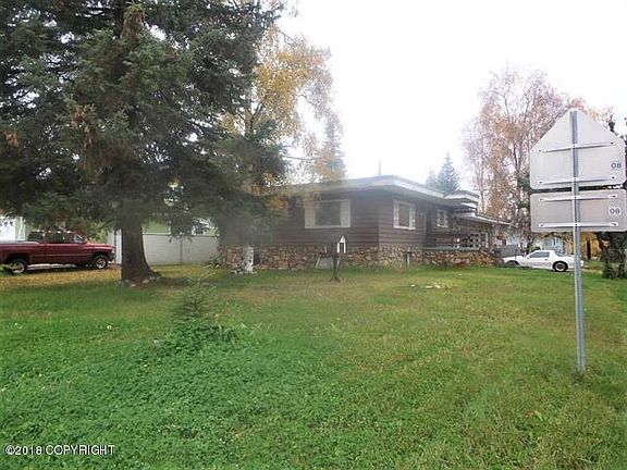 4th image of 400 B St