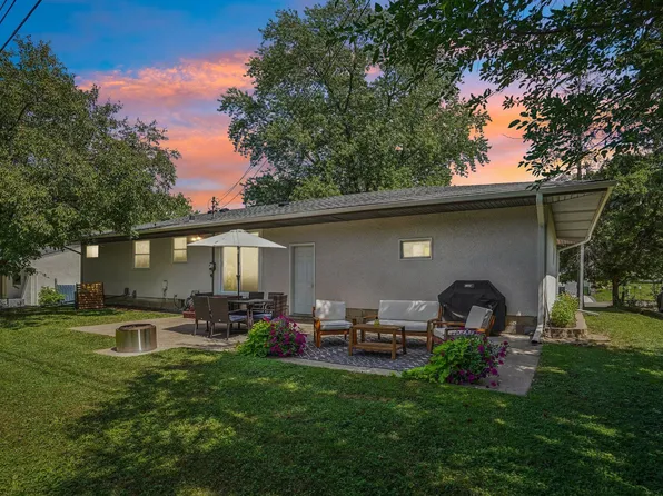 681 Terrace Dr, Roseville, MN 55113