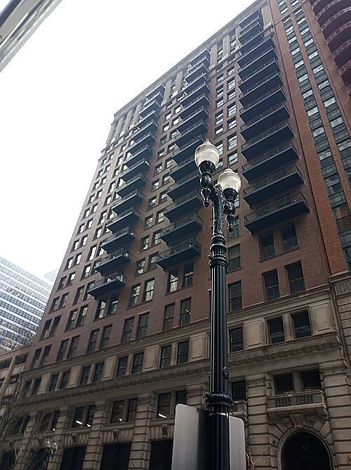 1st image of 212 W Washington St APT 1805