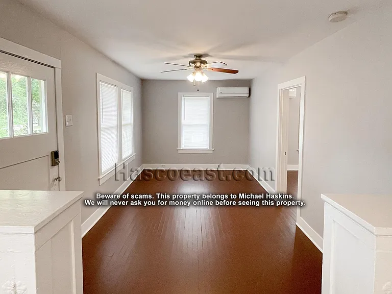 1/2 E Lamar St — Photo 2