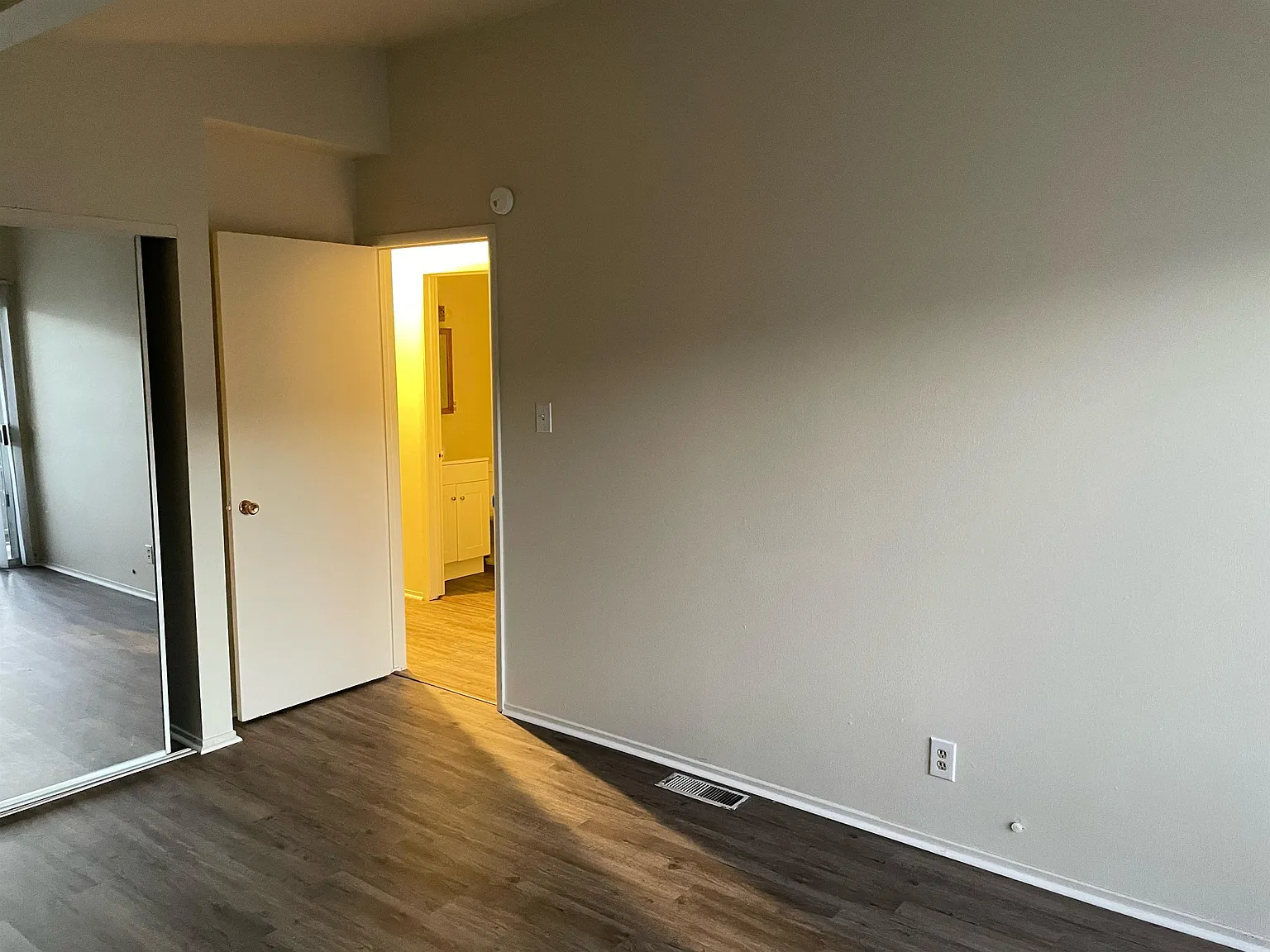 Coronado Townhomes - 16 — Photo 4