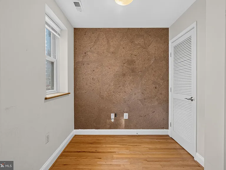 1427 Chapin St NW #204 — Photo 11