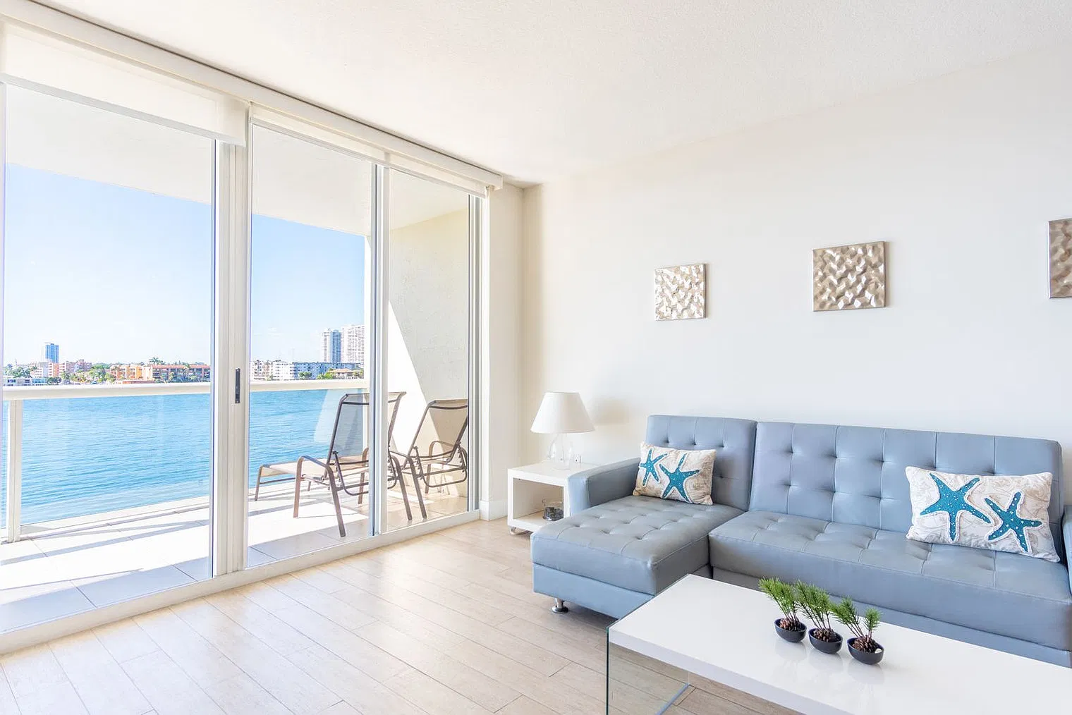 2 bed, 2.0 bath, 1302 sqft, $8,104 — Photo 2
