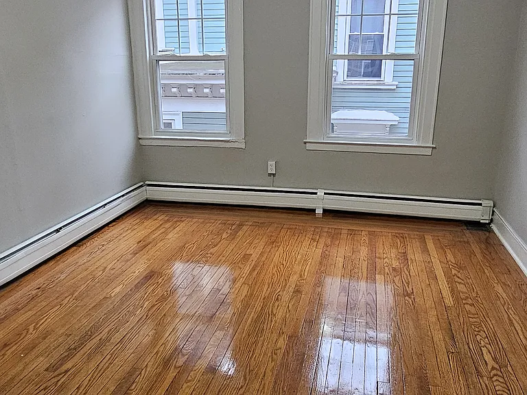 204 Sherman Ave #B3 — Photo 2