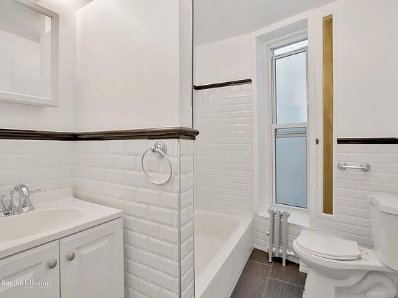 5th image of 657 Saint Marks Ave APT 3R