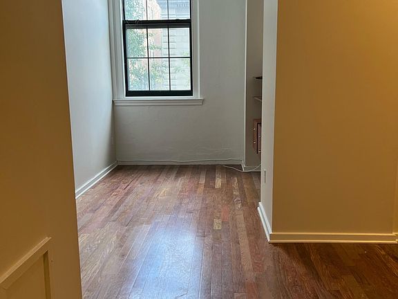 2nd image of 315 New St Building 1