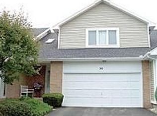 30 Waterford Cir, Rochester, NY 14618