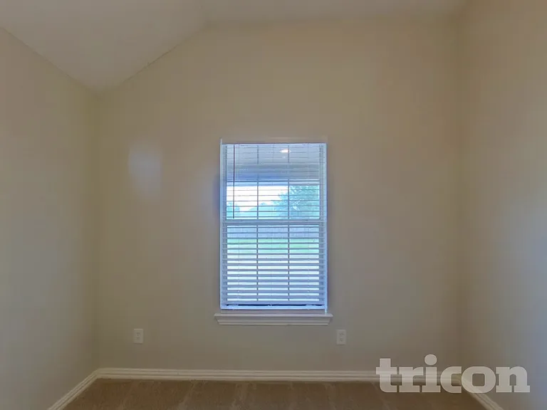 5413 Frank Ln — Photo 11