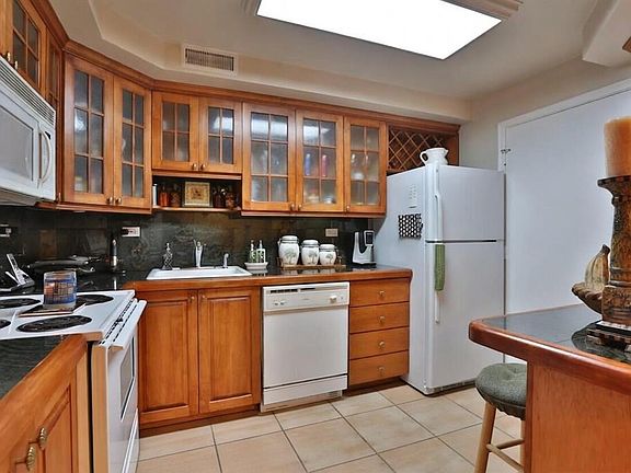 3rd image of 8101 SW 72nd Avenue #118w
