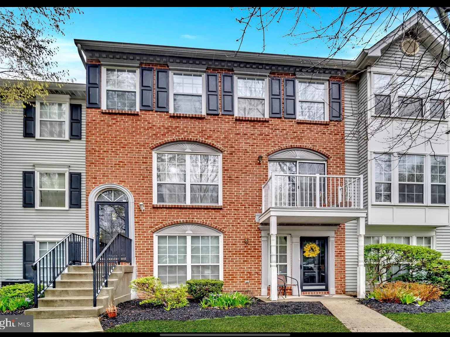 86 Chambord Ct — Photo 1