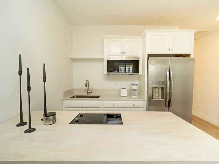 120 W Tyler Ave — Photo 6