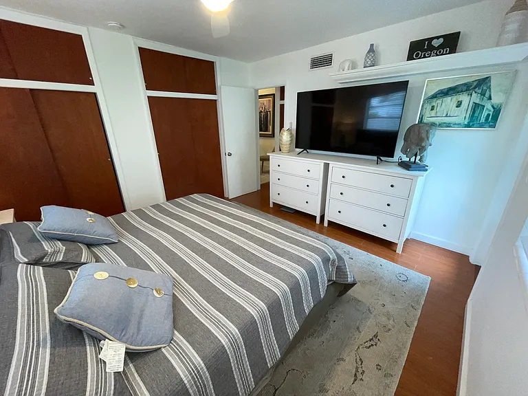 1021 Michigan Ave #7 — Photo 16