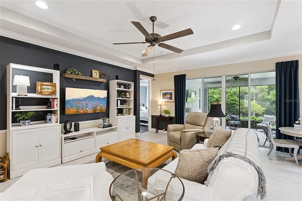 3 bed, 3.0 bath, 2185 sqft, $2,500 — Photo 4