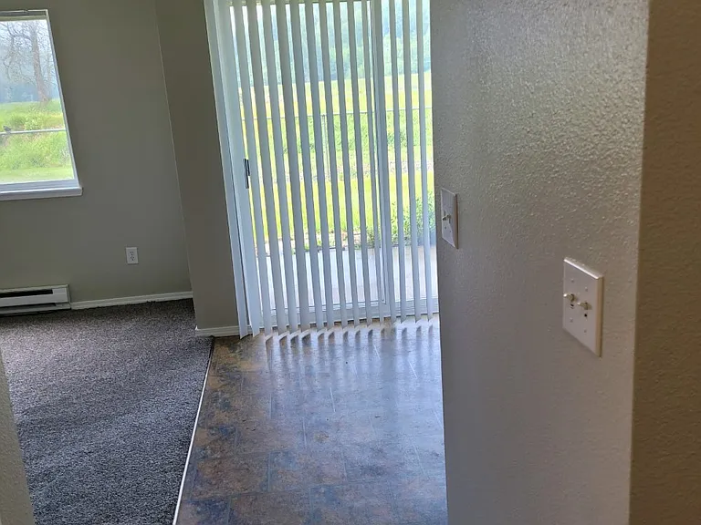 Hidden Creek Apartments — Photo 15