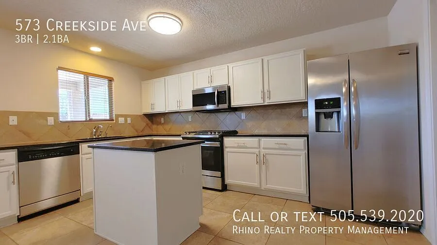 Roomy 3 Bedroom 2 Bathroom Home In Los Lunas! — Photo 3