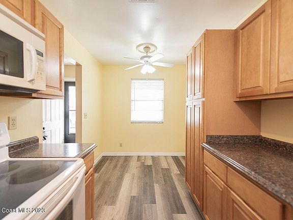 4th image of 4706 Marengo Ln #4706