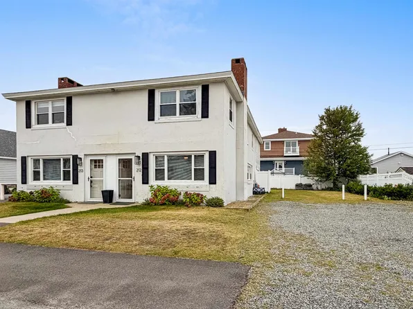 212 Bristol St, Seabrook, NH 03874