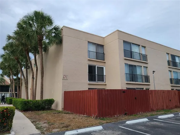 2763 Woodgate Ln APT 204, Sarasota, FL 34231