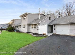 18 Kathy Ct, Brick, NJ 08724