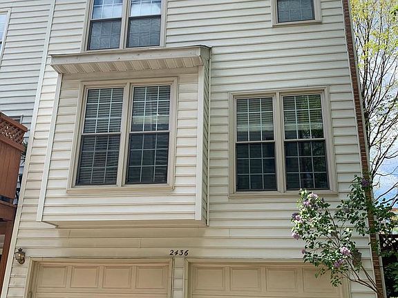 3rd image of 2436 Garnett Dr