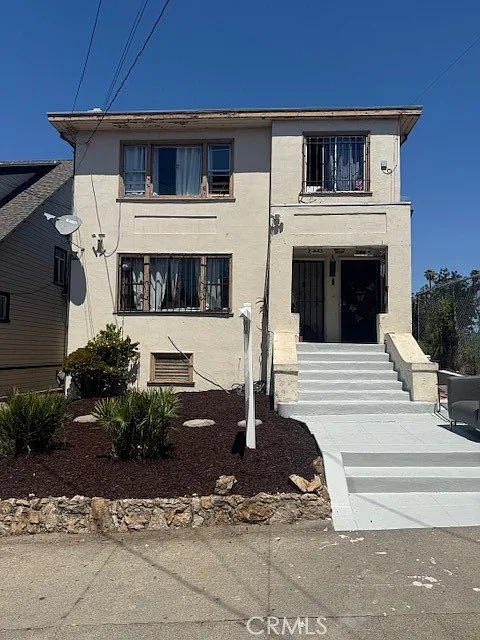 2445 10th Ave photo 1