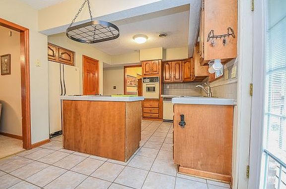 3rd image of 300 Mimosa Dr
