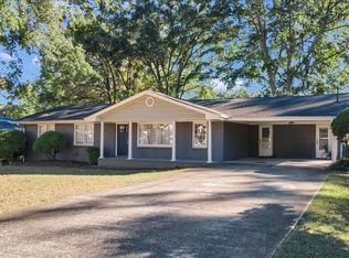 526 Pineview Dr SE, Smyrna, GA 30082