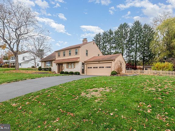 3rd image of 411 Allendale Way