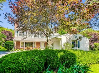 814 Woodbine Ln, Northbrook, IL 60062