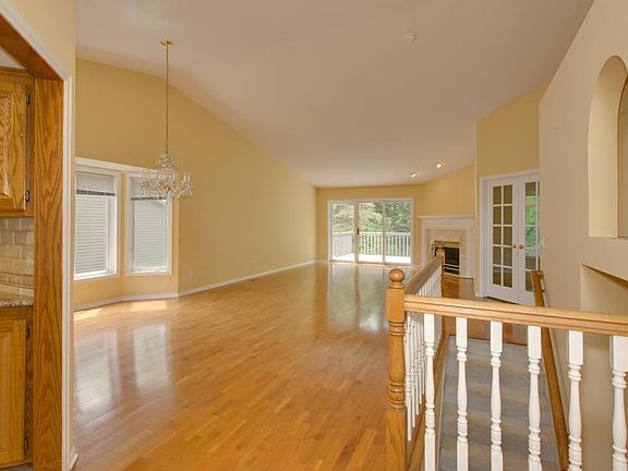 2nd image of 4117 Thornhill Ln