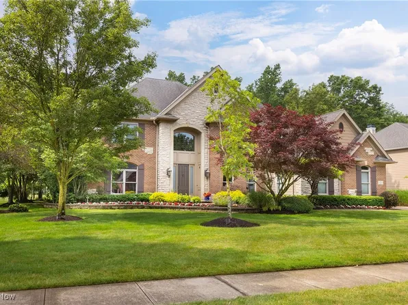 32421 Legacy Pointe Pkwy, Avon Lake, OH 44012