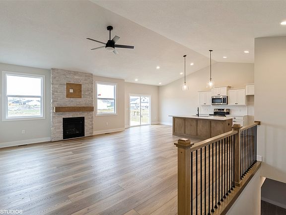 2nd image of 1105 Mulberry Dr NW