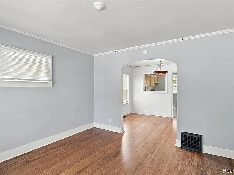 329 W Sonoma Ave — Photo 4