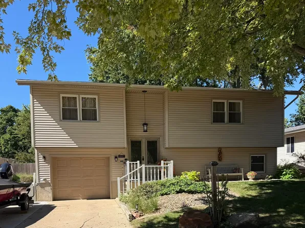 2921 Arlington Dr, Springfield, IL 62704