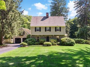 24 Commodore Rd, Chappaqua, NY 10514