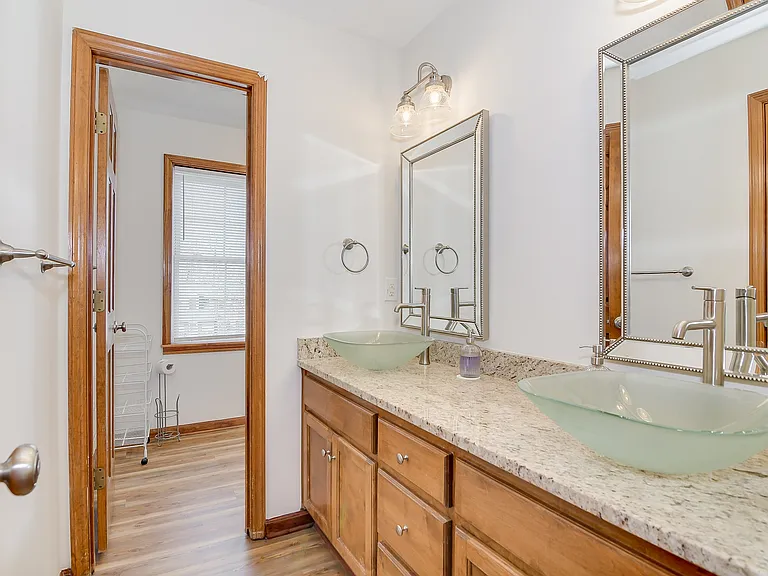 4117 Knollcrest Cir N — Photo 46