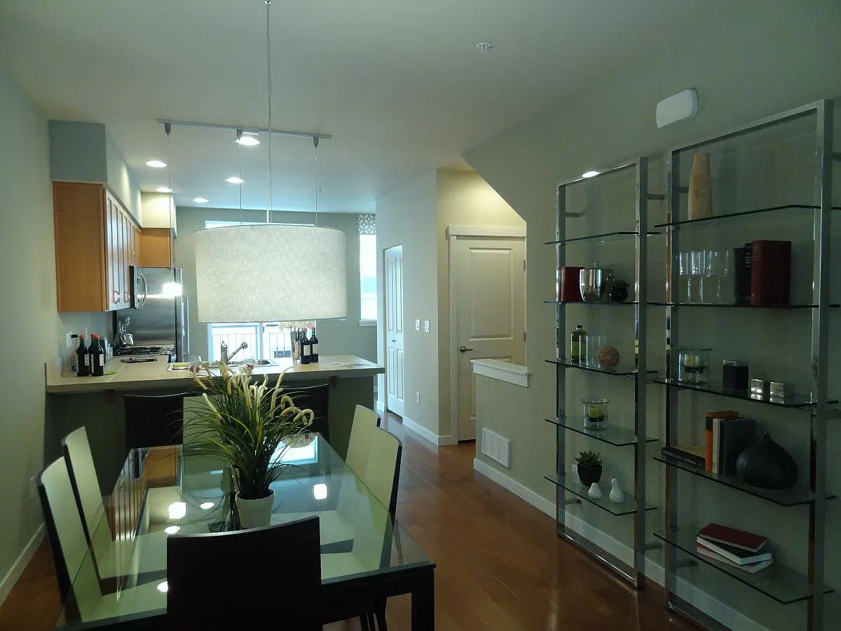 2 bed, 1221 sqft, $2,750 — Photo 2