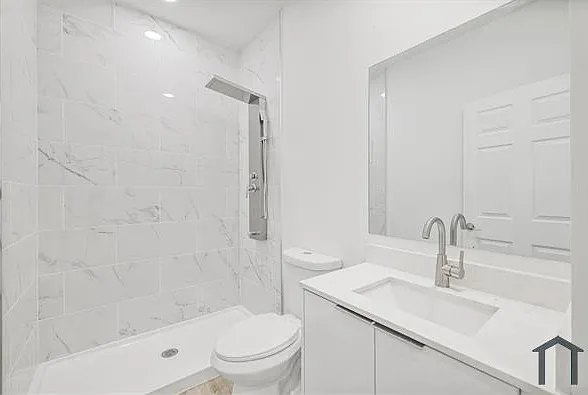 751 Clancy St E — Photo 14