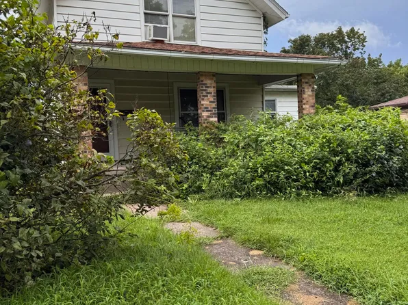 713 E 11th St, Muscatine, IA 52761