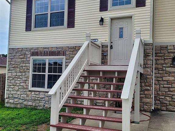 2nd image of 16233 Hershey Rd