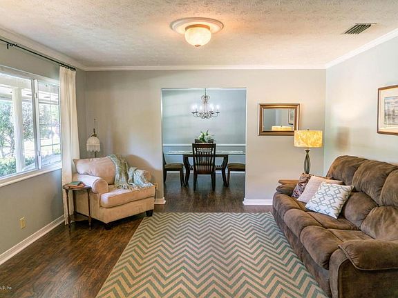 3rd image of 3357 Hollycrest Blvd