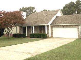 724 Cloud Dr, Clarksville, TN 37043