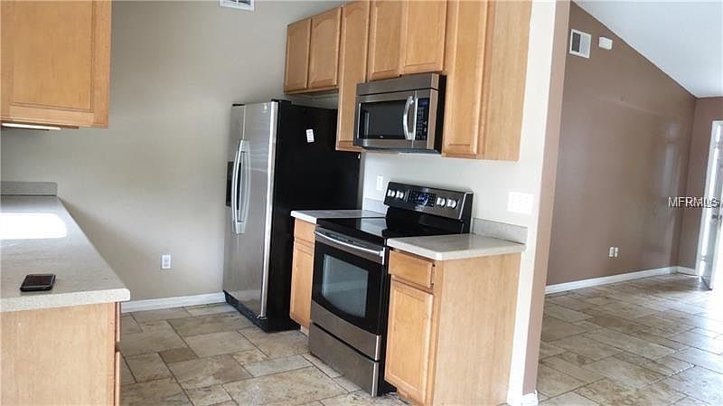 2nd image of 10 Lakeview St
