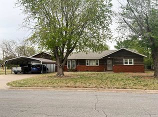 210 N 2nd Ave, Fairview, OK 73737
