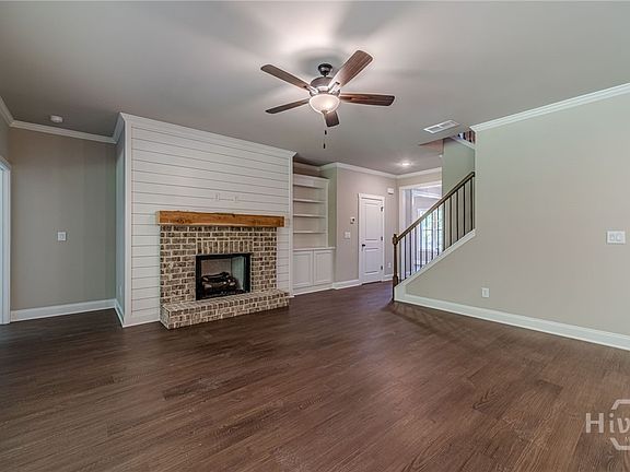 5th image of 348 Pinewood Drive